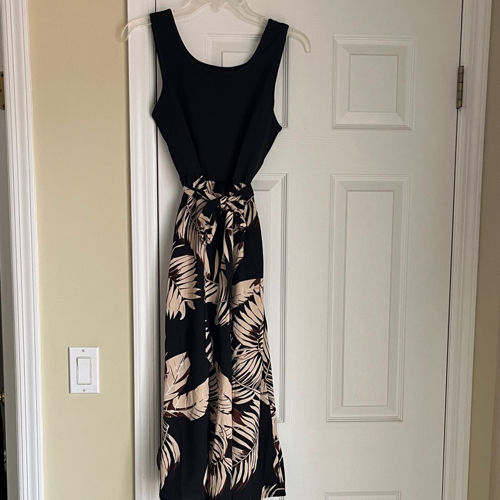 Black and Cream Sleeveless Dress